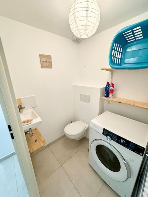 3 Chambres, Piscine, 50 M Des Plages Apartment *