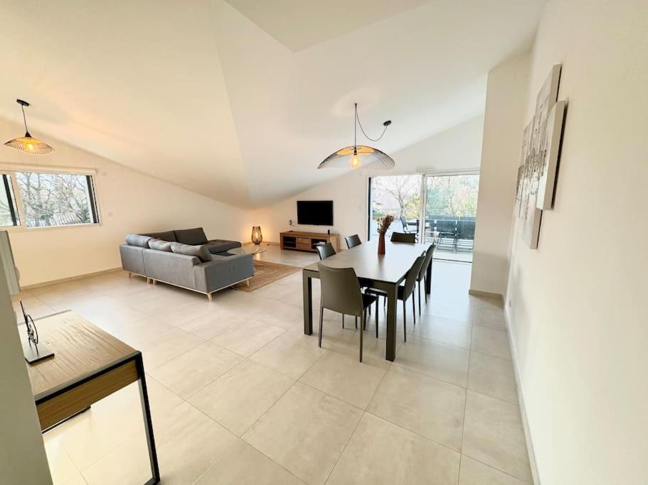 3 Chambres, Piscine, 50 M Des Plages Apartment Les Lecques